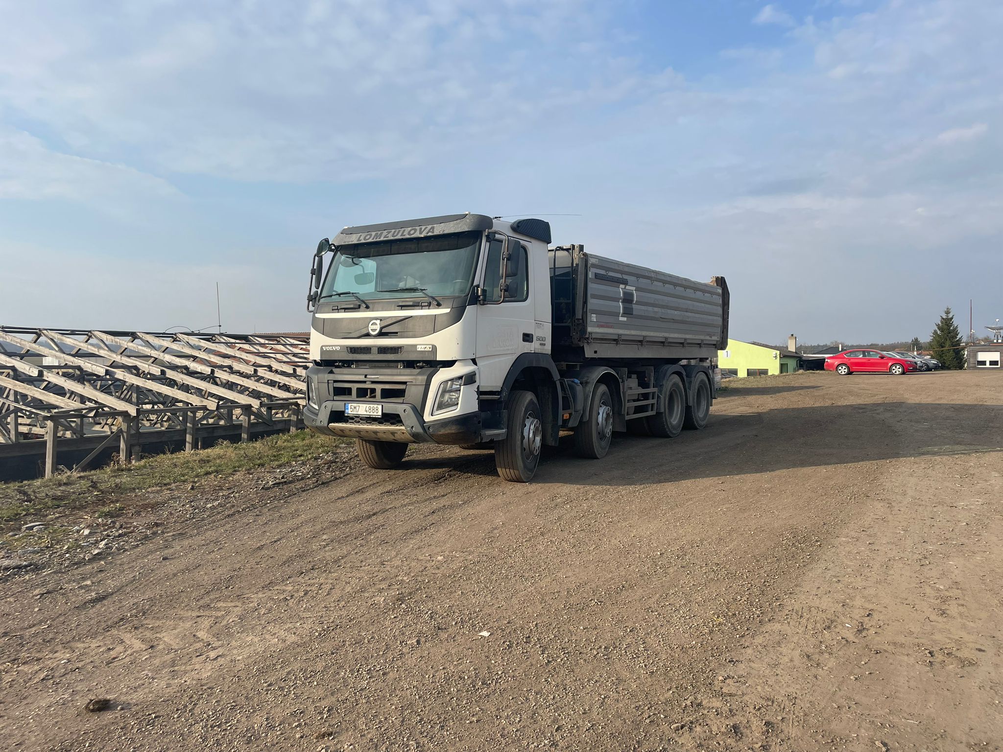 Stroj FDcargo pro terénní úpravy